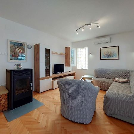 Apartment Neda Punat Exterior foto