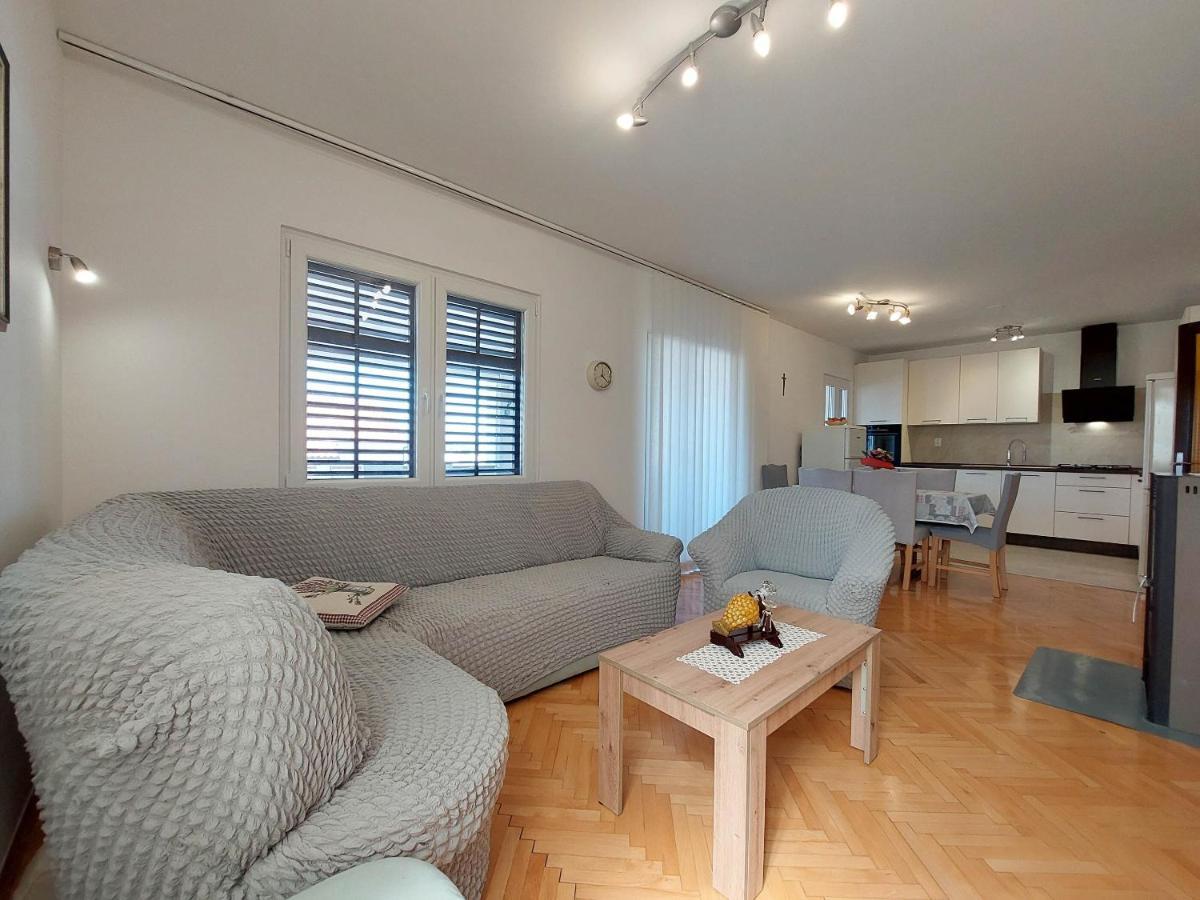 Apartment Neda Punat Exterior foto